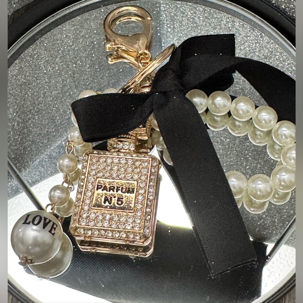 Elegant Perfume Bottle Keychain/bagchain with Pearls